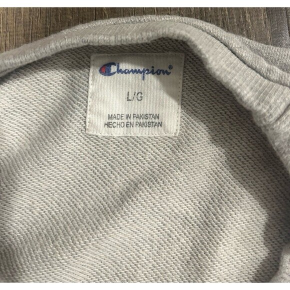 Champion - Picture 3 of 3